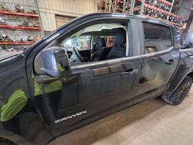 176.gm9b17 Gmc Truck Canyon 2017 High Mounted Stop Light 3786688