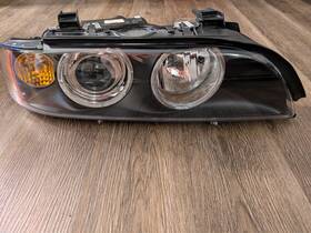 63126900200 Hella 008053061 /63126900200 Headlight Assembly. Used. 008053061. Excellent Condition. Unboxed. Passanger