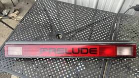 33700-sb0-672 Honda 1983-1985 Prelude Dx Genuine Oem Rear Panel Garnish Center Tail Lamp Light
