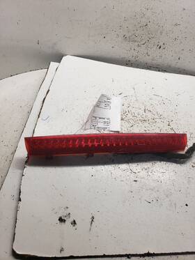 176.hy1407 Hyundai Santa Fe 2007 High Mounted Stop Light 1365127