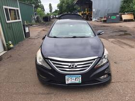 176.hy1p14 Hyundai Sonata 2014 High Mounted Stop Light 1016424