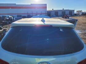 4333678 Hyundai Used Center High Mount Stop Light Fits 2016 Santa Fe Grade A