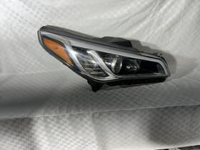 92102c2050 Hyundai 2015-2017 Sonata Passenger Side Headlight Halogen