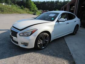 176.in1q17 Infiniti Q70 2017 High Mounted Stop Light 1066816