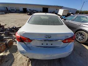 4018087 Infiniti Used Center High Mount Stop Light Fits 2017 Q50 Grade A