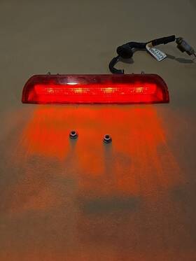 Infiniti L90007726 2014-2020 Qx60 Rear High Mount 3rd Brake Stop Light Red Led Oem