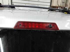 2576409 Jeep Used Center High Mount Stop Light Fits 2006 Grand Cherokee Grade A