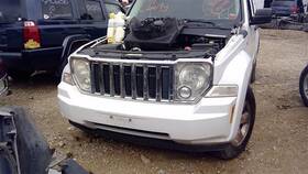4891350 Jeep Used Center High Mount Stop Light Fits 2011 Liberty Grade A