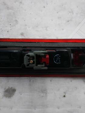 6622894 Jeep 2005 Grand Cherokee Center High Mount Stop Light Tan 62000 Miles Used