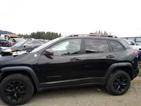 Jeep 7220486 Used Center High Mount Stop Light Fits 2015 Cherokee Grade A