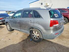 Kia 1187812 Used Center High Mount Stop Light Fits 2012 Sorento Grade A