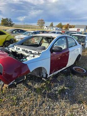 176.ki1f13 Kia 2013 Forte High Mounted Third Brake Stop Lamp 332428