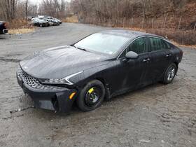 2353209 Kia Used Center High Mount Stop Light Fits 2021 K5 Grade A 2353209 Kia Used Center High Mount Stop Light Fits 2021 K5 Grade A
