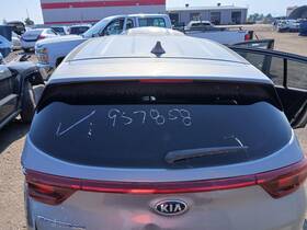 4196685 Kia Used Center High Mount Stop Light Fits 2020 Sportage Grade A