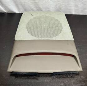 64389-50010 Lexus 1990 - 1994 Ucf10 Ls400 Rear Third Brake Light With Speaker Grille Cover Oem