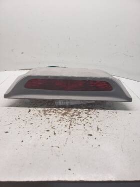 176.fd2u98 Lincoln Town Car 1998 High Mounted Stop Light 1151065