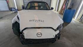 5336951 Mazda Used Center High Mount Stop Light Fits 2019 Mx-5 Miata Grade A