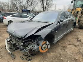 176.mb1q09 Mercedes-benz S63 2009 High Mounted Stop Light 940459