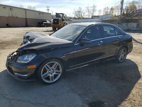 2608440 Mercedes-benz Used Center High Mount Stop Light Fits 2014 C-class Gra