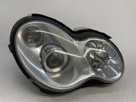 A2038204261 Mercedes Benz 2001- 2007 C320 Headlight Right Passenger