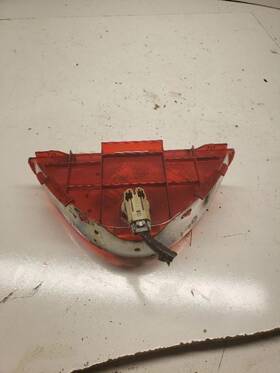 176.ms1r00 Mitsubishi Galant 2000 High Mounted Stop Light 1110737