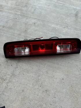 Zfy-00957-ch Mopar Center Third Brake Stop Light Assembly - Genuine Part # Zfy 00957 Ch Oem