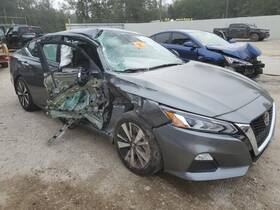 2419316 Nissan Used Center High Mount Stop Light Fits 2022 Altima Grade A