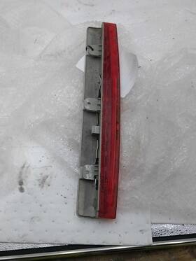 Nissan 4216316 2011 Rogue Center High Mount Stop Light Assembly Silver Used