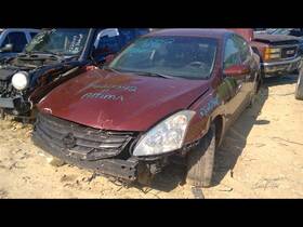 4416225 Nissan Used Center High Mount Stop Light Fits 2011 Altima Grade A