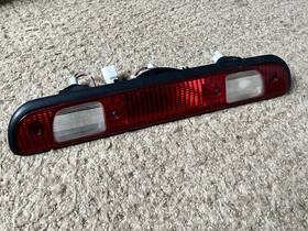 0006tun Toyota 0c010 00 - 06 Tundra Rear Center Top 3rd Third Brake Light Oem Used/ Read Below
