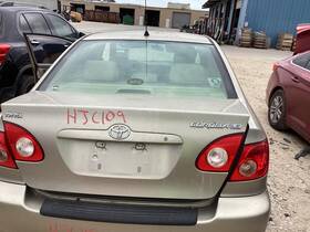 1185845 Toyota Used Center High Mount Stop Light Fits 2005 Corolla Grade A