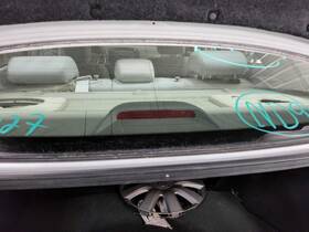 1631850 Toyota Used Center High Mount Stop Light Fits 2006 Camry Grade A
