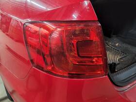176.vw1h14 Volkswagen Jetta 2014 High Mounted Stop Light 4477202