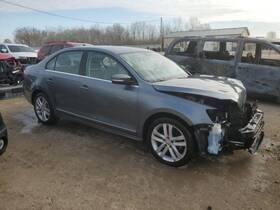 176.vw1h17 Volkswagen Jetta 2017 High Mounted Stop Light 3228874