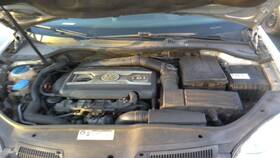 3279494 Volkswagen Used Center High Mount Stop Light Fits 2010 Jetta Grade A
