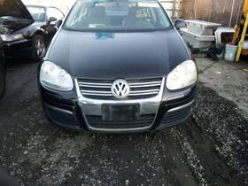 3299611 Volkswagen Used Center High Mount Stop Light Fits 2006 Jetta Grade A