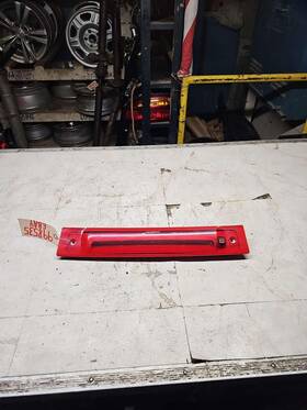 176-998535 Volvo 2003-2014 Xc90 Rear 3rd Brake Light Avoidance Lamp Assembly