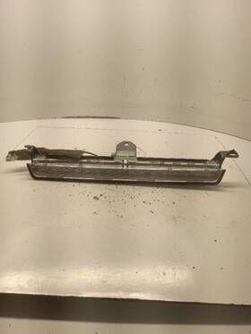 176.vo1u05 Volvo Xc70 2005 High Mounted Stop Light 1116927