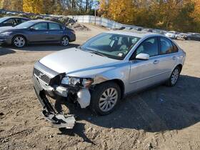 3523676 Volvo Used Center High Mount Stop Light Fits 2005 40 Series Grade A