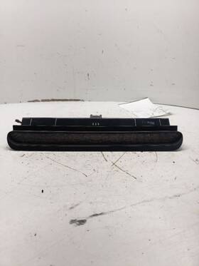 1082988 Volvo 916958 V70 1998 High Mounted Stop Light