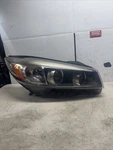 2017 Kia Sorento Right Passenger Side Headlight 92102C6. Fixed Price $170.00.